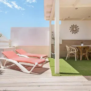 caleta-beach-deluxe.hotelsfuerteventura.org/